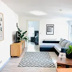 Ξενοδοχείο με διαμερίσματα Apartmenthaus Am Dom - Zentrum & Ruhige Lage, Perfekt Fuer Business Trip, Auch Fuer Familie, Viel Platz Mit Kueche