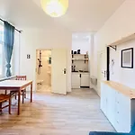 Apartmenthaus Am Dom - Zentrum & Ruhige Lage, Perfekt Fuer Business Trip, Auch Fuer Familie, Viel Platz Mit Kueche 3* Halle (Saale)