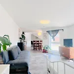 Ξενοδοχείο με διαμερίσματα Apartmenthaus Am Dom - Zentrum & Ruhige Lage, Perfekt Fuer Business Trip, Auch Fuer Familie, Viel Platz Mit Kueche