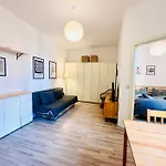 Ξενοδοχείο με διαμερίσματα Apartmenthaus Am Dom - Zentrum & Ruhige Lage, Perfekt Fuer Business Trip, Auch Fuer Familie, Viel Platz Mit Kueche Halle (Saale)