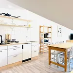 Apartmenthaus Am Dom - Zentrum & Ruhige Lage, Perfekt Fuer Business Trip, Auch Fuer Familie, Viel Platz Mit Kueche Halle (Saale)