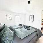 Apartmenthaus Am Dom - Zentrum & Ruhige Lage, Perfekt Fuer Business Trip, Auch Fuer Familie, Viel Platz Mit Kueche 3* Halle (Saale)