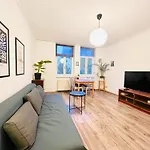 Apartmenthaus Am Dom - Zentrum & Ruhige Lage, Perfekt Fuer Business Trip, Auch Fuer Familie, Viel Platz Mit Kueche