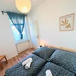 Apartmenthaus Am Dom - Zentrum & Ruhige Lage, Perfekt Fuer Business Trip, Auch Fuer Familie, Viel Platz Mit Kueche 3* Halle (Saale)