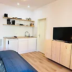 Apartmenthaus Am Dom - Zentrum & Ruhige Lage, Perfekt Fuer Business Trip, Auch Fuer Familie, Viel Platz Mit Kueche Halle (Saale)