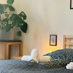 Apartmenthaus Am Dom - Zentrum & Ruhige Lage, Perfekt Fuer Business Trip, Auch Fuer Familie, Viel Platz Mit Kueche 3*