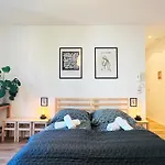 Apartmenthaus Am Dom - Zentrum & Ruhige Lage, Perfekt Fuer Business Trip, Auch Fuer Familie, Viel Platz Mit Kueche 3*