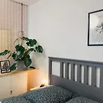 Apartmenthaus Am Dom - Zentrum & Ruhige Lage, Perfekt Fuer Business Trip, Auch Fuer Familie, Viel Platz Mit Kueche 3* Halle (Saale)