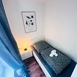 Apartmenthaus Am Dom - Zentrum & Ruhige Lage, Perfekt Fuer Business Trip, Auch Fuer Familie, Viel Platz Mit Kueche