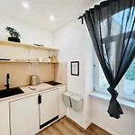 Apartmenthaus Am Dom - Zentrum & Ruhige Lage, Perfekt Fuer Business Trip, Auch Fuer Familie, Viel Platz Mit Kueche 3* Halle (Saale)