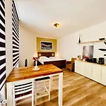 Ξενοδοχείο με διαμερίσματα Apartmenthaus Am Dom - Zentrum & Ruhige Lage, Perfekt Fuer Business Trip, Auch Fuer Familie, Viel Platz Mit Kueche