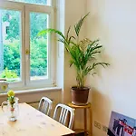 Apartmenthaus Am Dom - Zentrum & Ruhige Lage, Perfekt Fuer Business Trip, Auch Fuer Familie, Viel Platz Mit Kueche 3*