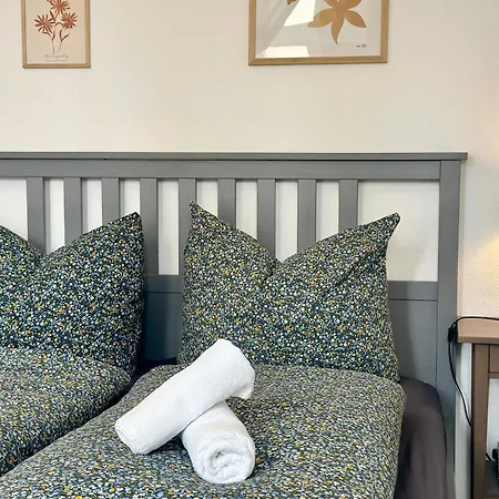 Apartmenthaus Am Dom - Zentrum & Ruhige Lage, Perfekt Fuer Business Trip, Auch Fuer Familie, Viel Platz Mit Kueche Hotel *