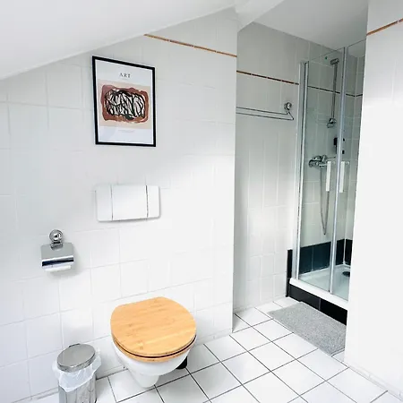 Apartmenthaus Am Dom - Zentrum & Ruhige Lage, Perfekt Fuer Business Trip, Auch Fuer Familie, Viel Platz Mit Kueche شقة فندقية 3*