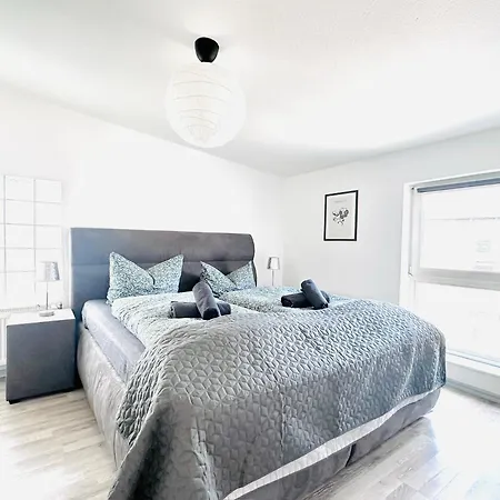 Apartmenthaus Am Dom - Zentrum & Ruhige Lage, Perfekt Fuer Business Trip, Auch Fuer Familie, Viel Platz Mit Kueche Апарт-отель 3*