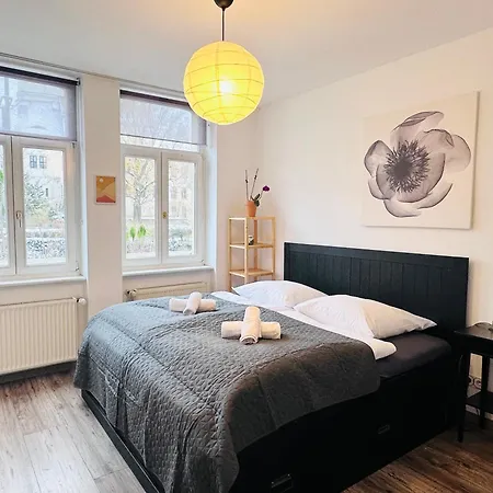 Apartmenthaus Am Dom - Zentrum & Ruhige Lage, Perfekt Fuer Business Trip, Auch Fuer Familie, Viel Platz Mit Kueche شقة فندقية 3*