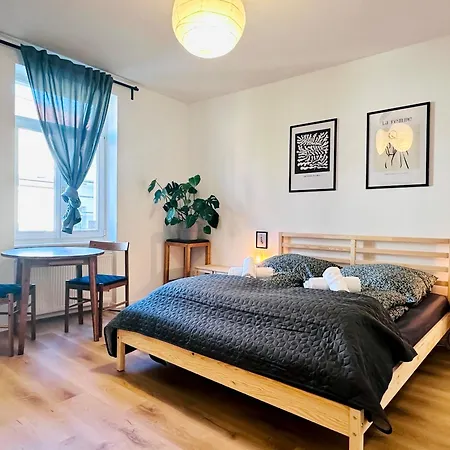 Apartmenthaus Am Dom - Zentrum & Ruhige Lage, Peissnitz, Viel Platz, Kueche, Wifi, Waschmaschine Aparthotel