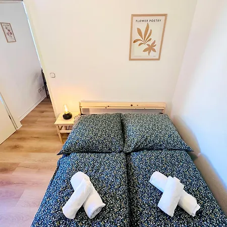 Apartmenthaus Am Dom - Zentrum & Ruhige Lage, Perfekt Fuer Business Trip, Auch Fuer Familie, Viel Platz Mit Kueche شقة فندقية