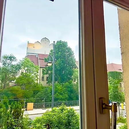 Apartmenthaus Am Dom - Zentrum & Ruhige Lage, Perfekt Fuer Business Trip, Auch Fuer Familie, Viel Platz Mit Kueche Appart hôtel