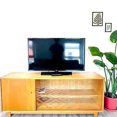 Apartmenthaus Am Dom - Zentrum & Ruhige Lage, Perfekt Fuer Business Trip, Auch Fuer Familie, Viel Platz Mit Kueche Appart hôtel