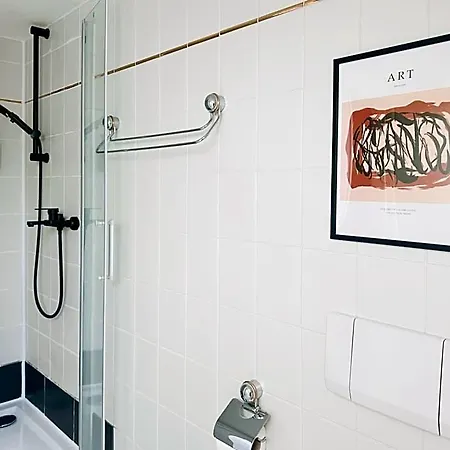 Apartmenthaus Am Dom - Zentrum & Ruhige Lage, Perfekt Fuer Business Trip, Auch Fuer Familie, Viel Platz Mit Kueche Appart hôtel 3*