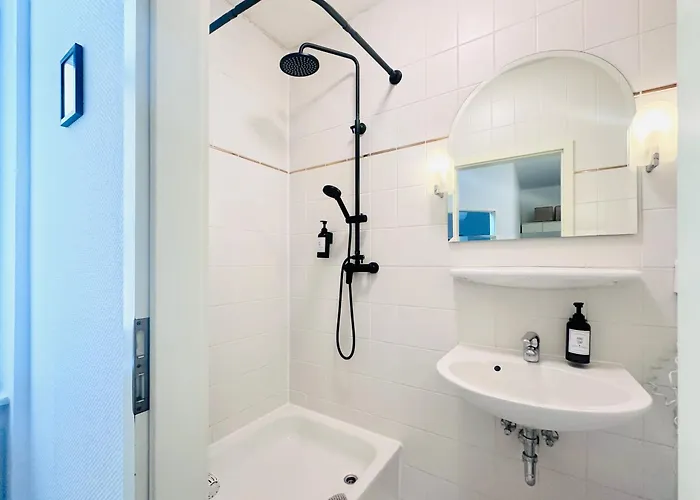 アパートホテル Apartmenthaus Am Dom - Zentrum & Ruhige Lage, Perfekt Fuer Business Trip, Auch Fuer Familie, Viel Platz Mit Kueche