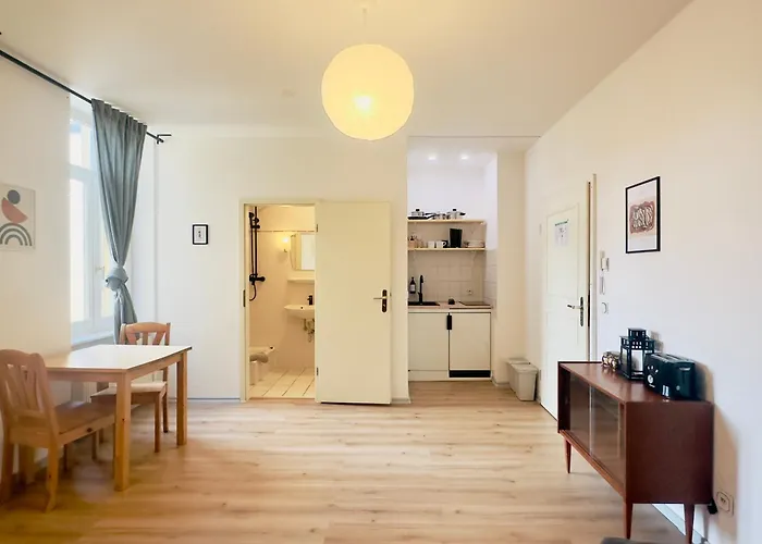 Apartmenthaus Am Dom - Zentrum & Ruhige Lage, Perfekt Fuer Business Trip, Auch Fuer Familie, Viel Platz Mit Kueche