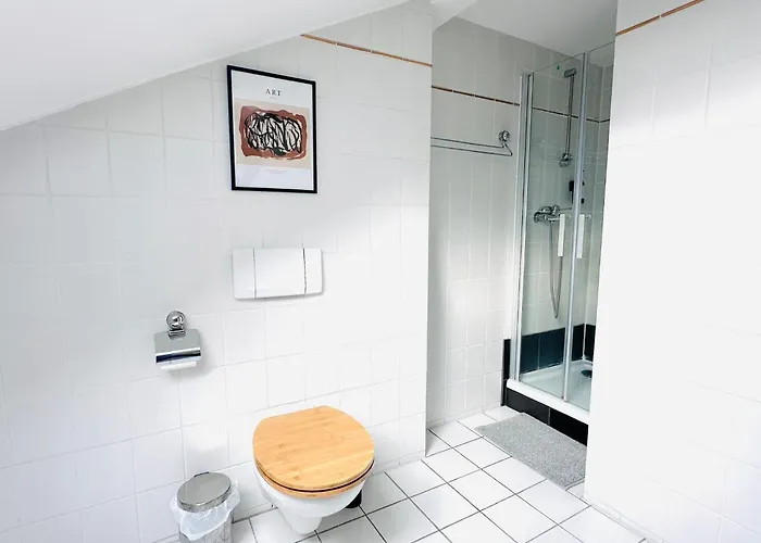 Apartmenthaus Am Dom - Zentrum & Ruhige Lage, Perfekt Fuer Business Trip, Auch Fuer Familie, Viel Platz Mit Kueche アパートホテル 3*