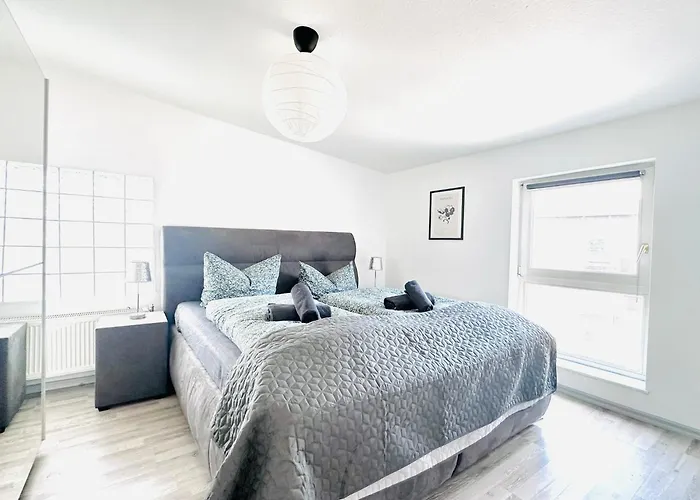 Apartmenthaus Am Dom - Zentrum & Ruhige Lage, Perfekt Fuer Business Trip, Auch Fuer Familie, Viel Platz Mit Kueche アパートホテル 3*