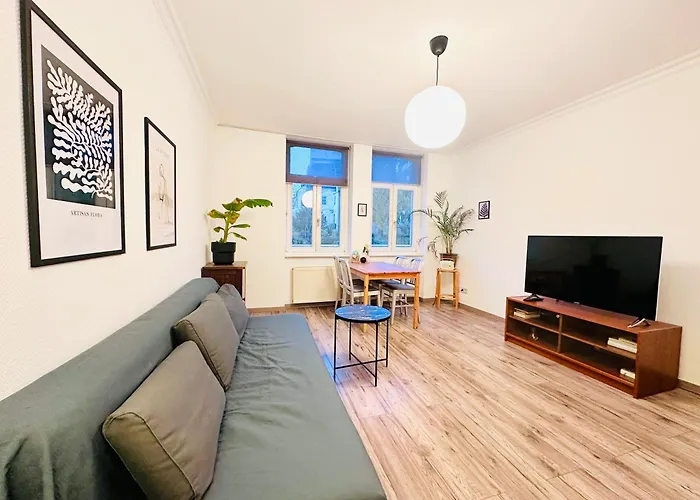 Apartmenthaus Am Dom - Zentrum & Ruhige Lage, Perfekt Fuer Business Trip, Auch Fuer Familie, Viel Platz Mit Kueche