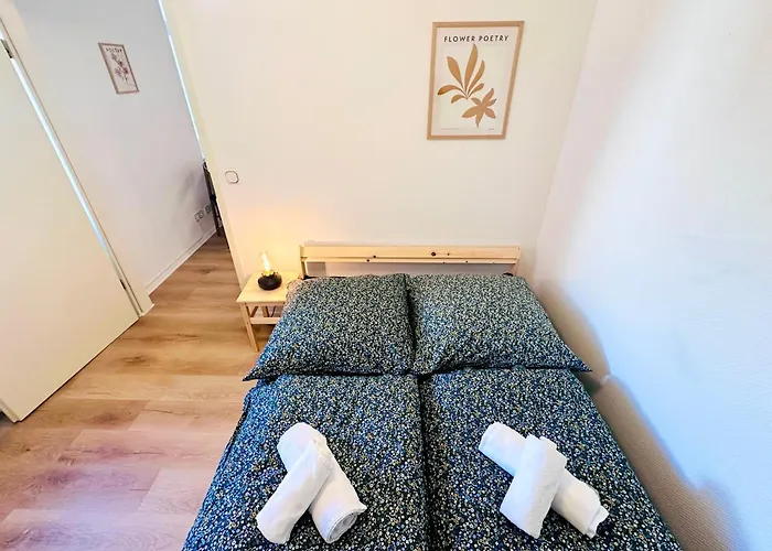 Apartmenthaus Am Dom - Zentrum & Ruhige Lage, Perfekt Fuer Business Trip, Auch Fuer Familie, Viel Platz Mit Kueche アパートホテル