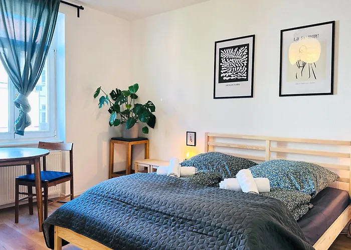 Apartmenthaus Am Dom - Zentrum & Ruhige Lage, Perfekt Fuer Business Trip, Auch Fuer Familie, Viel Platz Mit Kueche アパートホテル