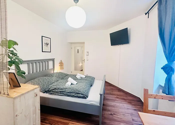 Apartmenthaus Am Dom - Zentrum & Ruhige Lage, Perfekt Fuer Business Trip, Auch Fuer Familie, Viel Platz Mit Kueche 3*