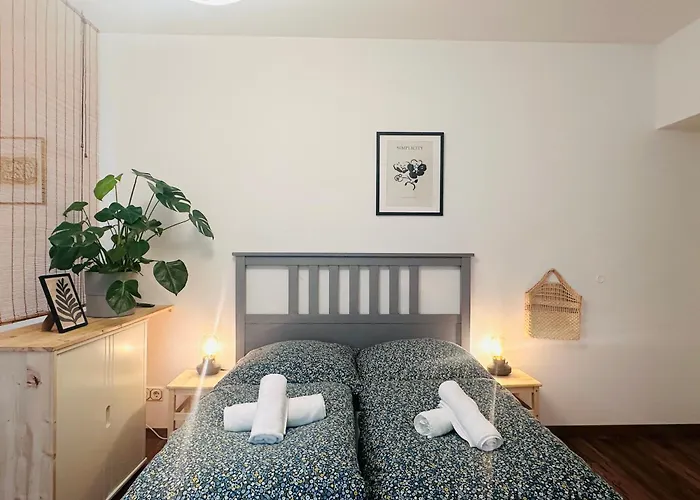 アパートホテル Apartmenthaus Am Dom - Zentrum & Ruhige Lage, Perfekt Fuer Business Trip, Auch Fuer Familie, Viel Platz Mit Kueche