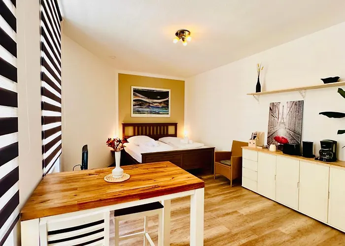 アパートホテル Apartmenthaus Am Dom - Zentrum & Ruhige Lage, Perfekt Fuer Business Trip, Auch Fuer Familie, Viel Platz Mit Kueche