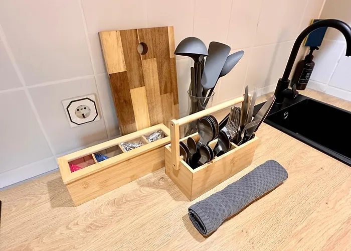 アパートホテル Apartmenthaus Am Dom - Zentrum & Ruhige Lage, Perfekt Fuer Business Trip, Auch Fuer Familie, Viel Platz Mit Kueche